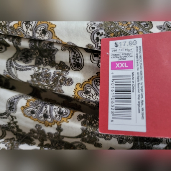 Plus size Women's blouse - Picture 10 of 11